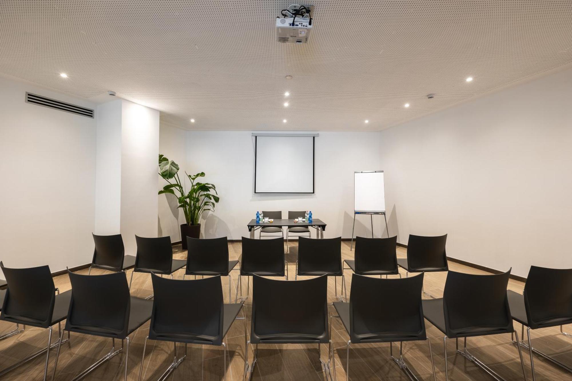 Ih Hotels Milano Centrale Ngoại thất bức ảnh