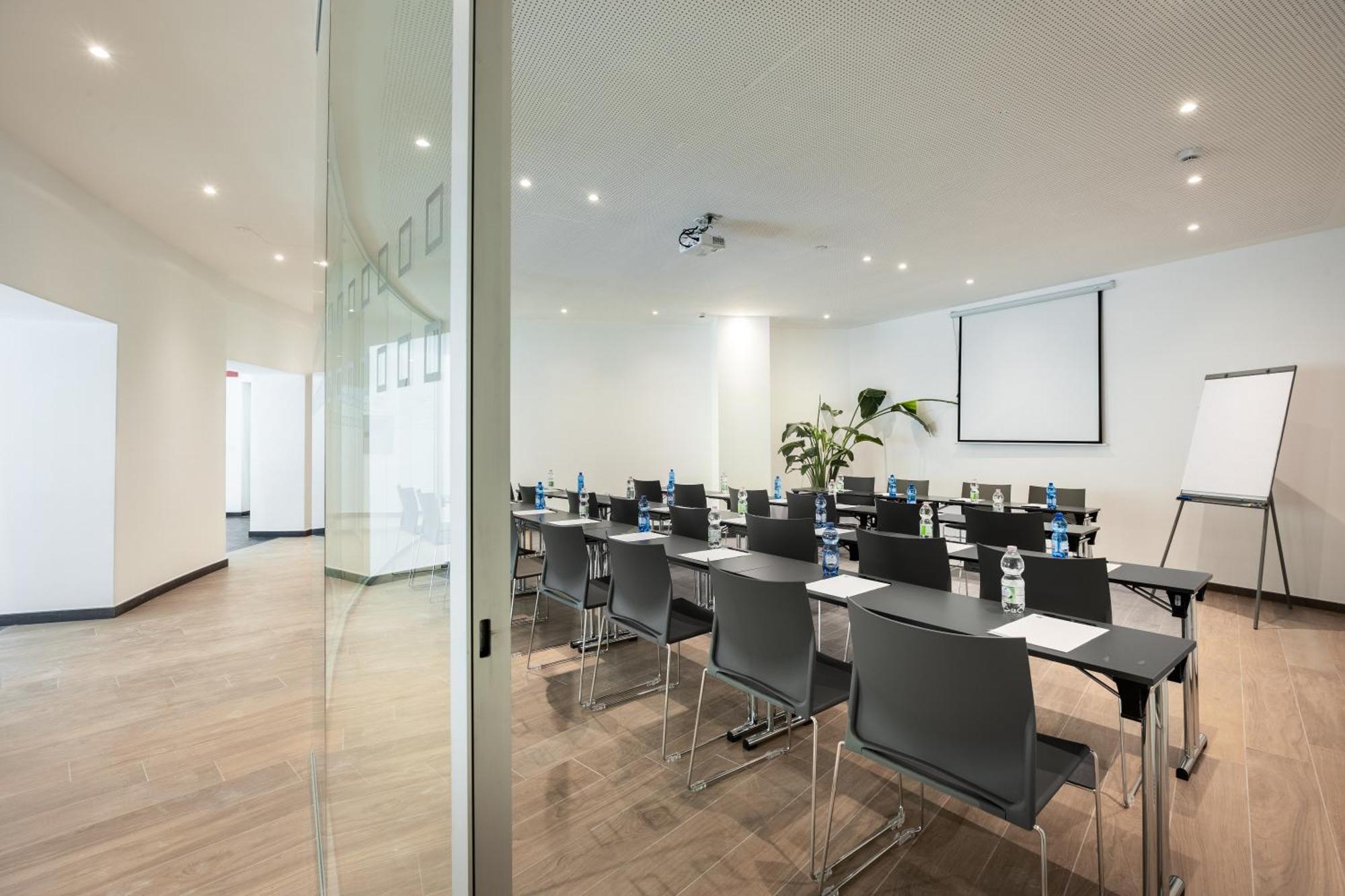 Ih Hotels Milano Centrale Ngoại thất bức ảnh